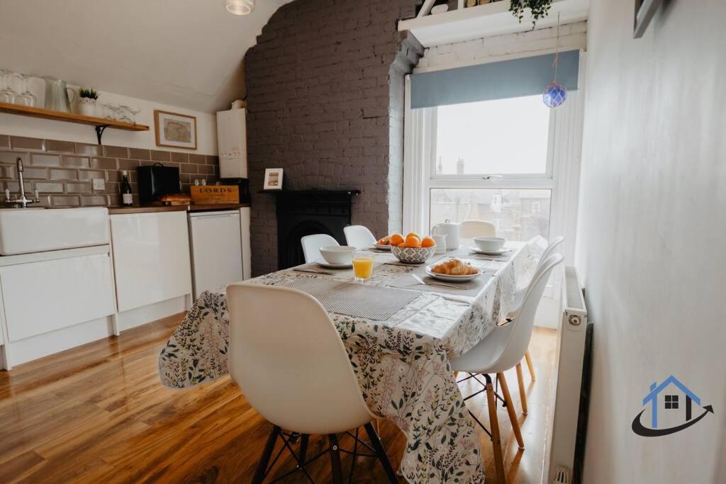 Indigo Snug - Gorgeous 2 Bed Flat In The Heart Of Cromer Extérieur photo